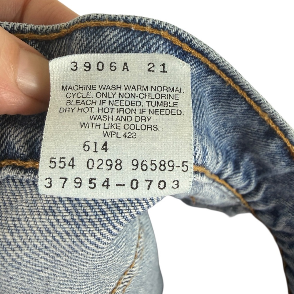 Vintage 90s Levis 910 Womens 9 Junior Classic Fit Distressed Denim Jean Shorts - Picture 8 of 8